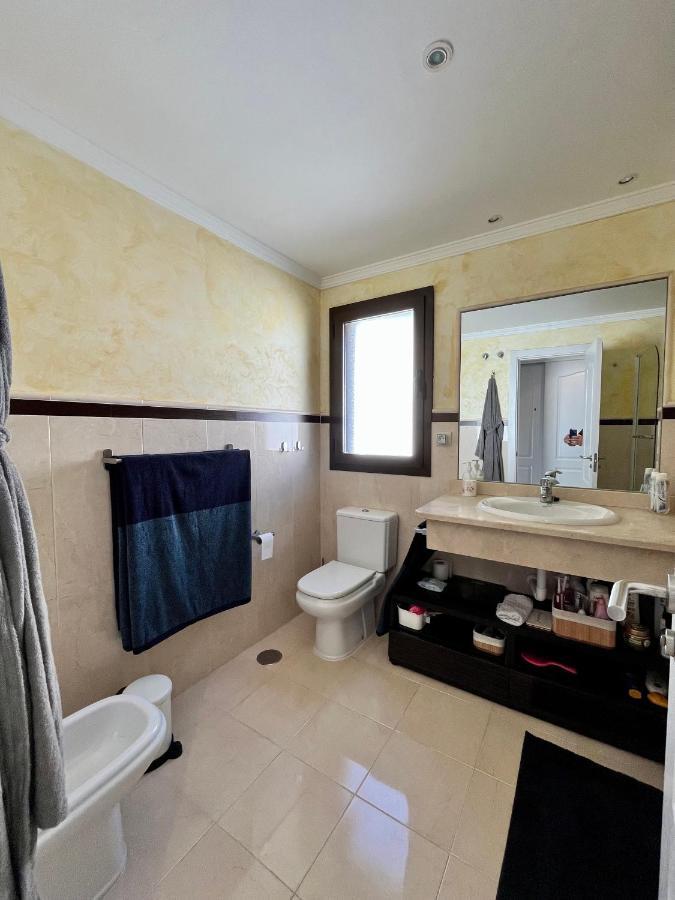 Quiet & Spacious Apt @ Golf Course W/ Roof Terrace San Roque  Dış mekan fotoğraf