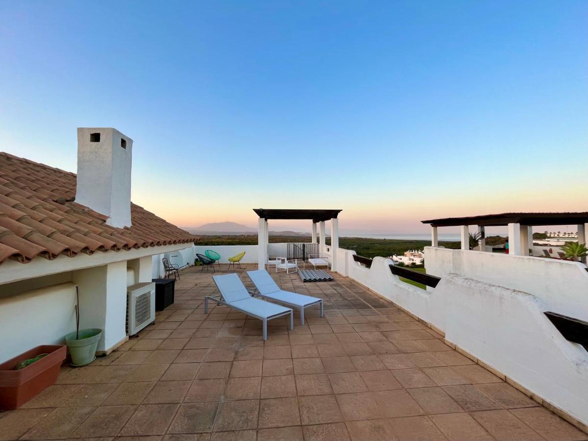 Quiet & Spacious Apt @ Golf Course W/ Roof Terrace San Roque  Dış mekan fotoğraf