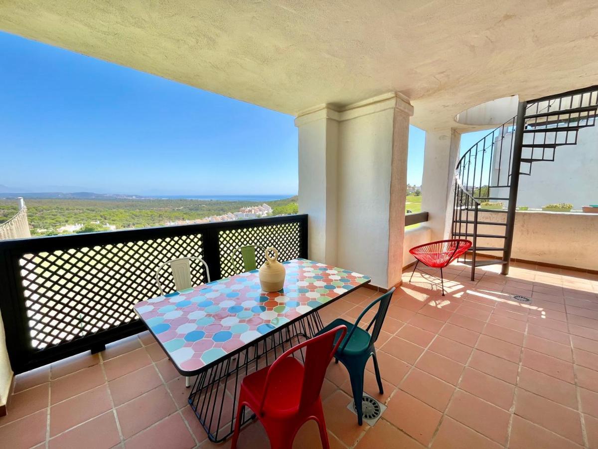 Quiet & Spacious Apt @ Golf Course W/ Roof Terrace San Roque  Dış mekan fotoğraf