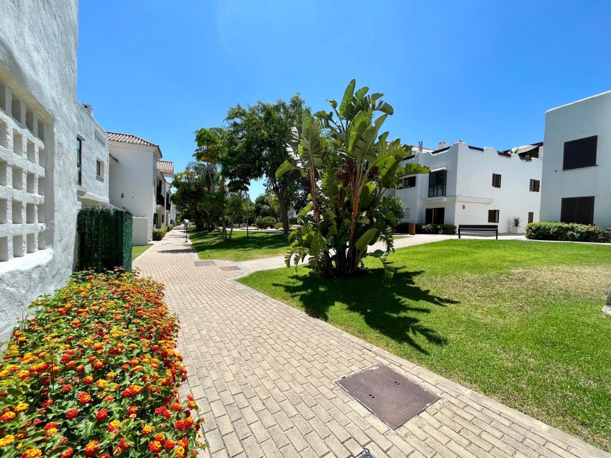 Quiet & Spacious Apt @ Golf Course W/ Roof Terrace San Roque  Dış mekan fotoğraf